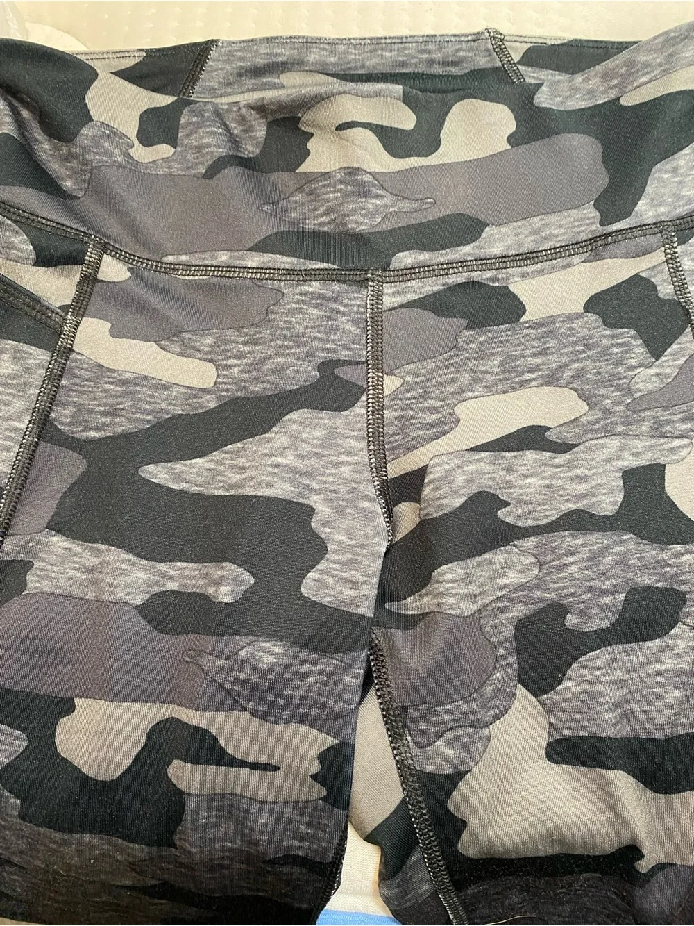 Old Navy Active Men's Heathered Dark Gray Athletic Shorts